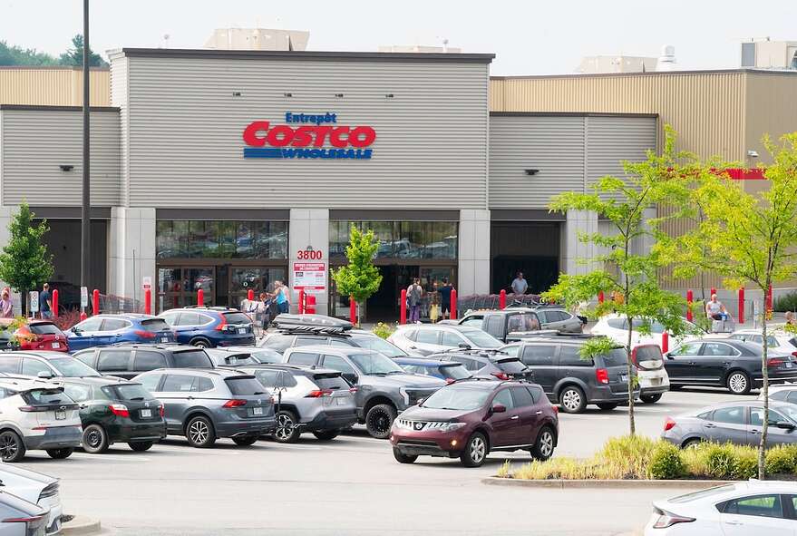 Dans le dossier des restrictions imposées aux entreprises des États-Unis, Costco, qui a des places d'affaires au Québec, n'est pas considérée comme américaine.