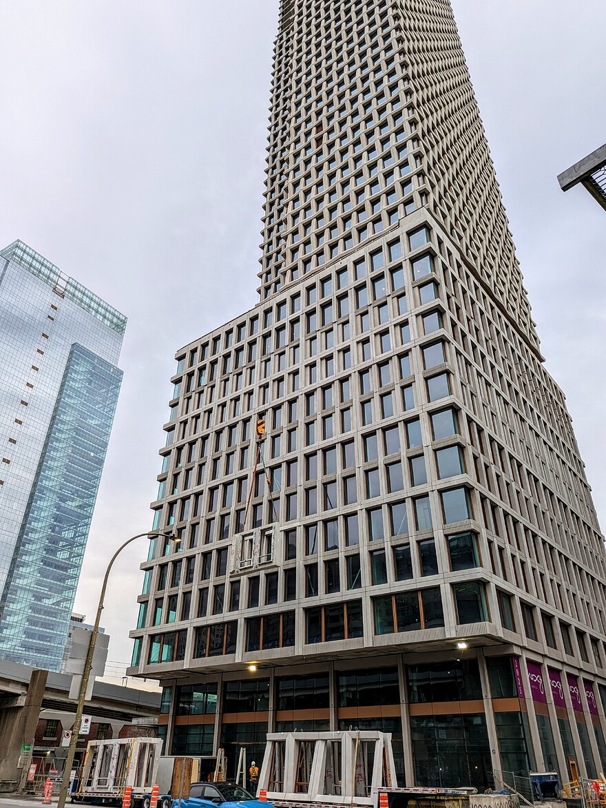 PXL_20241025_203632399~2