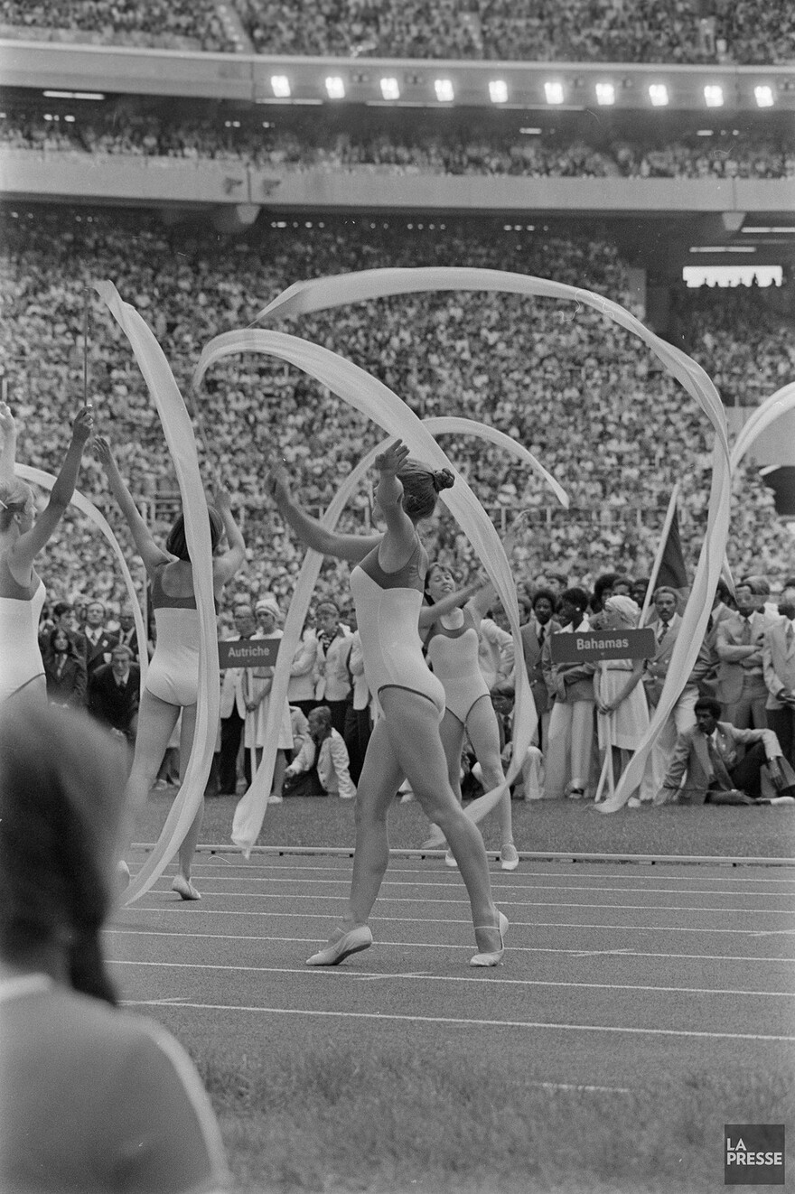 06M_P833S5D1976-0293_017