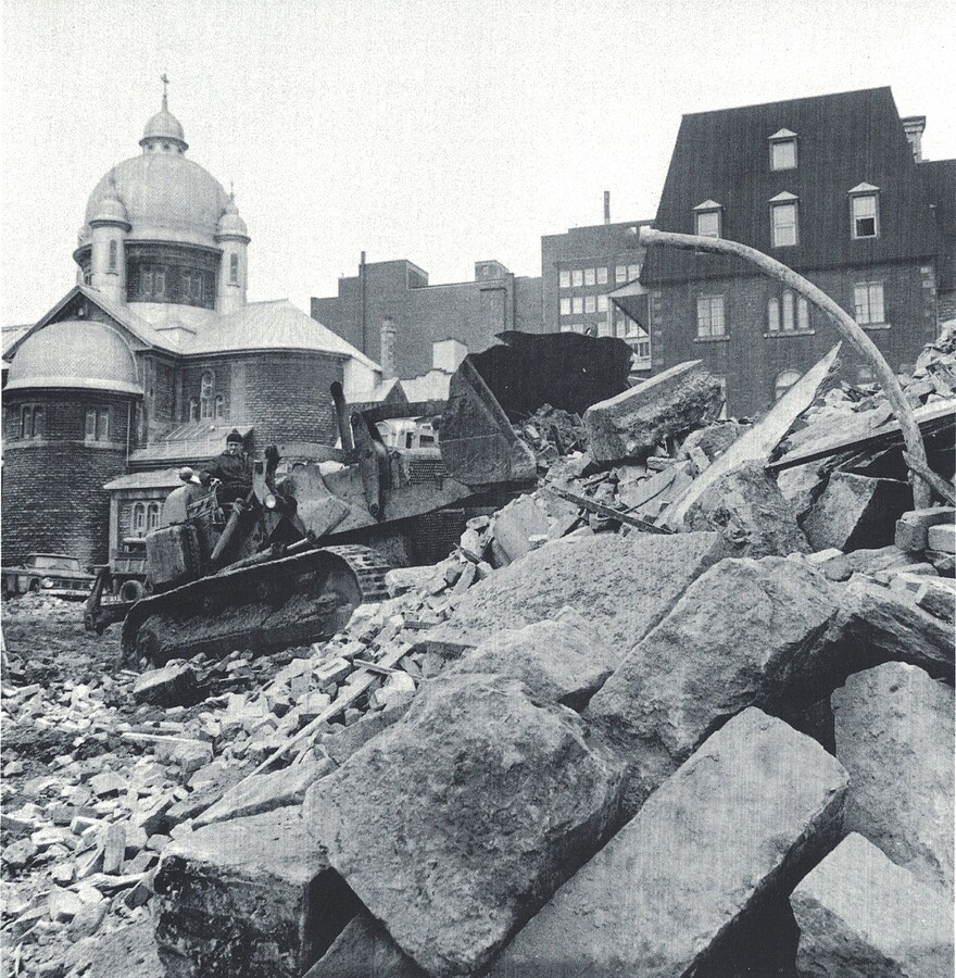 1973 démolition Université Laval rue StDenis