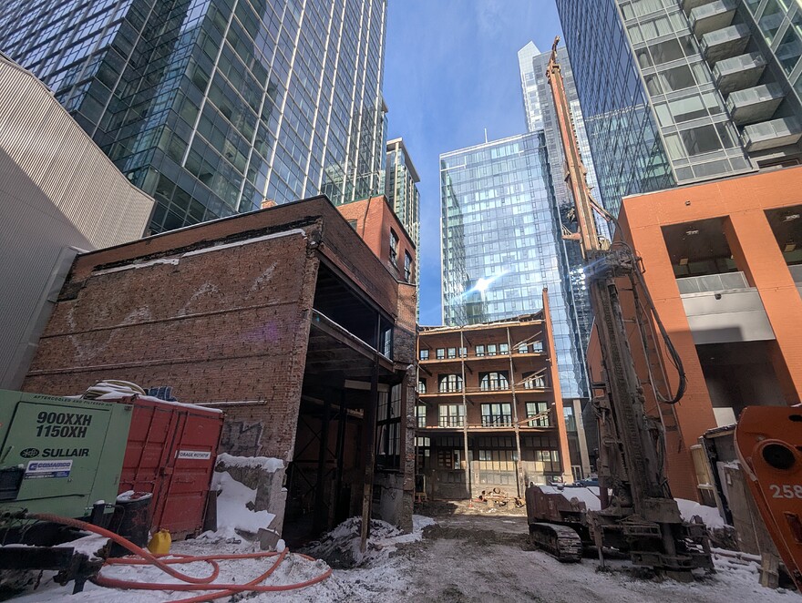 PXL_20250208_184544541