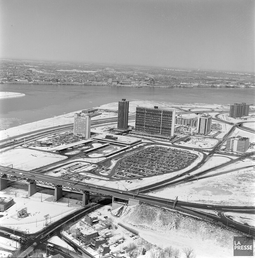 06M_P833S5D1974-0143_0030