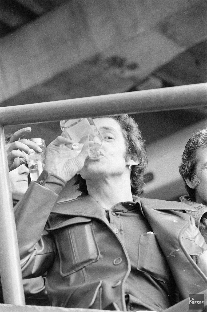 06M_P833S5D1977-0137_0008