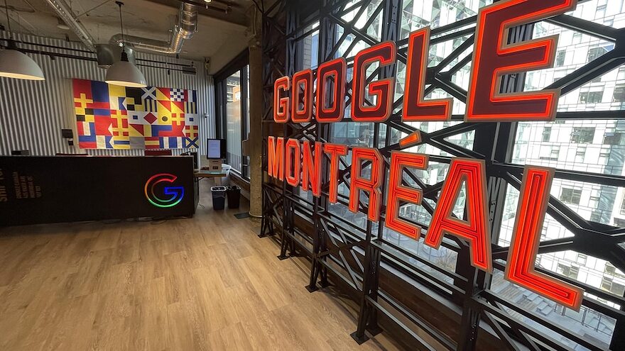 Logo de Google dans ses nouveaux à Montréal.