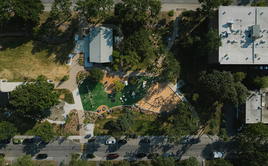 Vue aérienne du parc (Courtoisie arrondissement de Rosemont–La Petite-Patrie)880x545