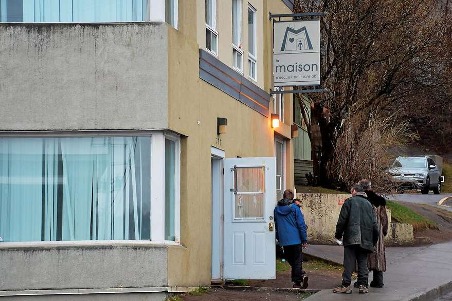 La Maison des sans-abri de Chicoutimi a joué un rôle salvateur pour Yvon Robertson, notamment grâce à la bienveillance des intervenants et des activités organisées.