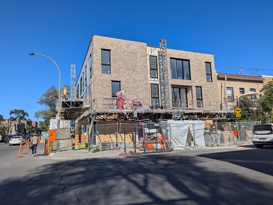 PXL_20250920_192753418