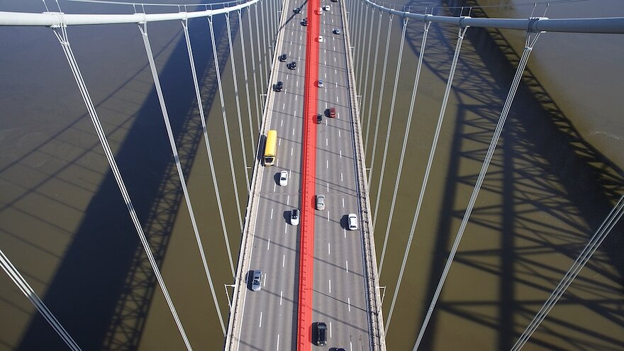 Photo aérienne des voies de circulation du pont Pierre-Laporte
