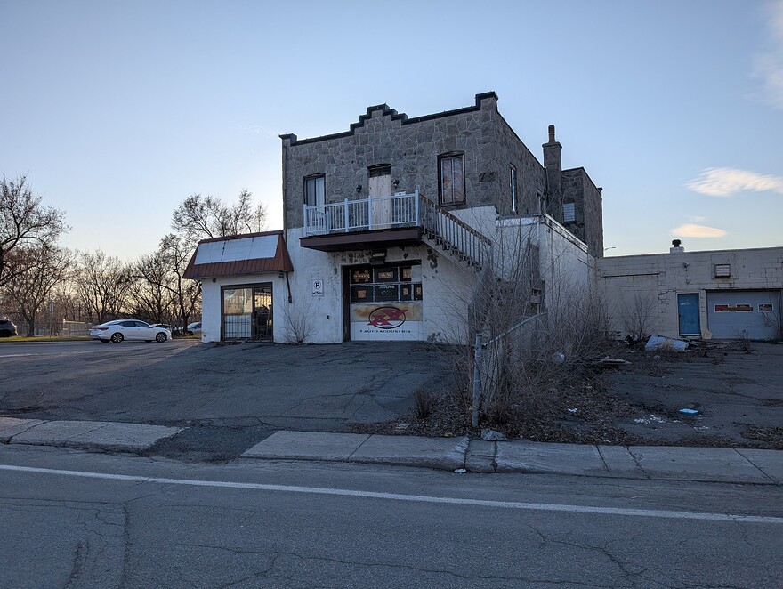 PXL_20250417_224915931