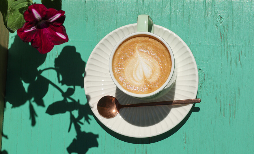 Le café servi provient du microtorréfacteur Binocle, fondé par Iouri Philippe Paillé, l’un des copropriétaires du Fleurimont.