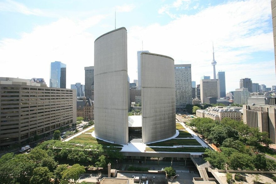 LiveRoof-Pic-Toronto-City-Hall-3-4-3-13