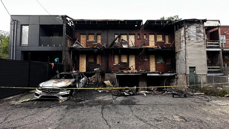 big-explosion-and-fire-in-villeray-close-to-crémazie-avoid-v0-8fwwppwjxh6f1