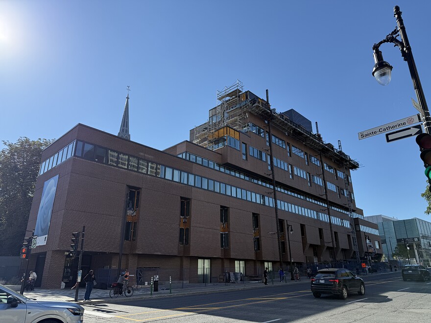 Vue du projet à partir de l’intersection de Sainte-Catherine et Berri