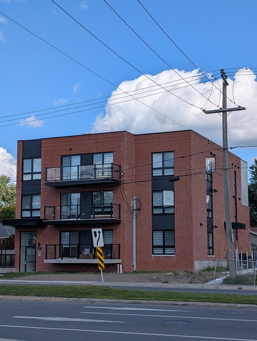 PXL_20260814_203842539.MP