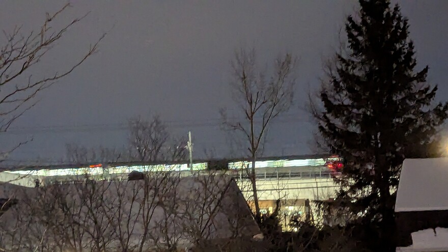 PXL_20251228_225318002