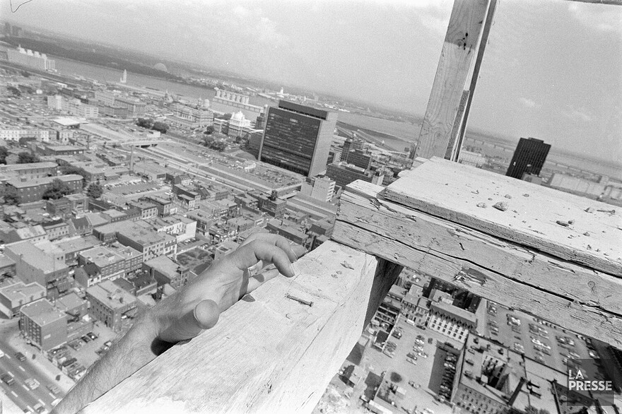 06M_P833S5D1974-0321_0002