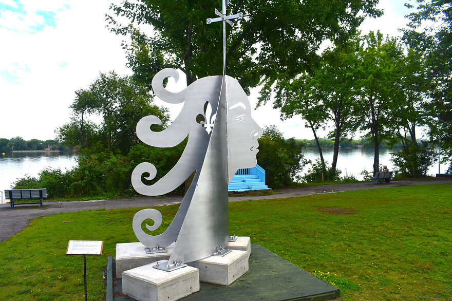 L’Ange de l’Acadie de Denis Leclerc en aluminium. (Photo 2M.Media – Emmanuelle Froment)