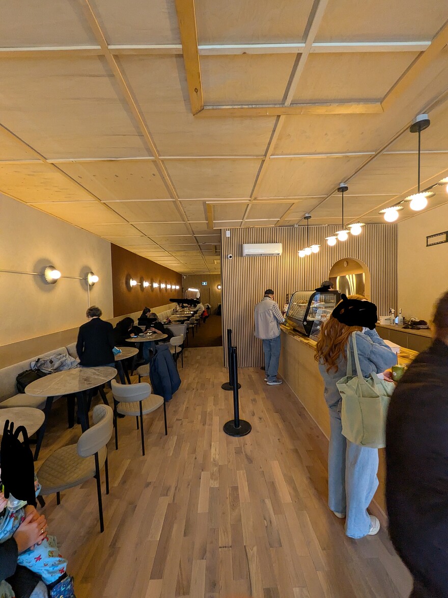 PXL_20260404_200825370.MP~2