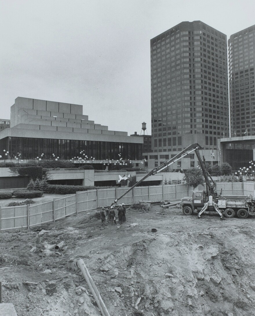 06M_P833S4D1404_0047_1