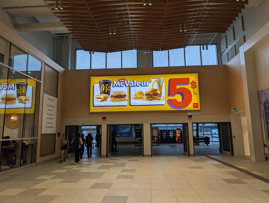 PXL_20260428_221907428