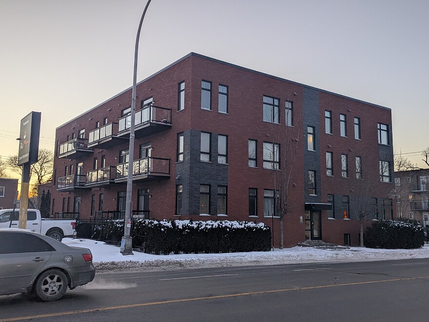 PXL_20251227_212537350.MP