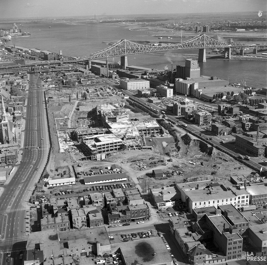 06M_P833S5D1969-0704_0049