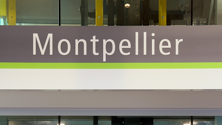 REM Montpellier 2025-12-18 panneau quai