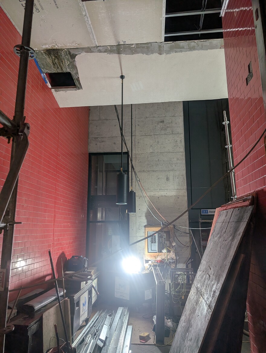 PXL_20251126_225341819