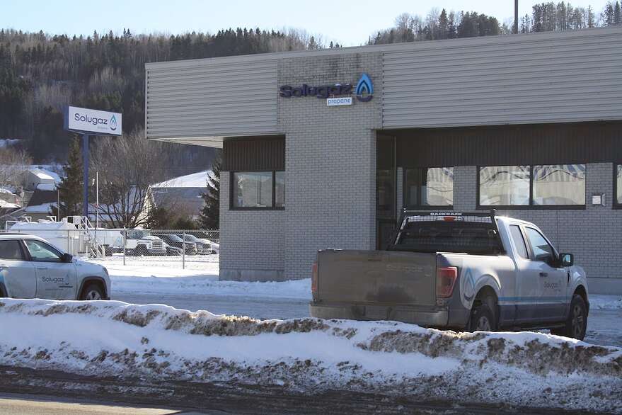 Solugaz est établie dans le parc industriel de Clermont. L'entreprise est également présente sur la Côte-Nord (Forestville), à Québec ainsi qu'à Rimouski.