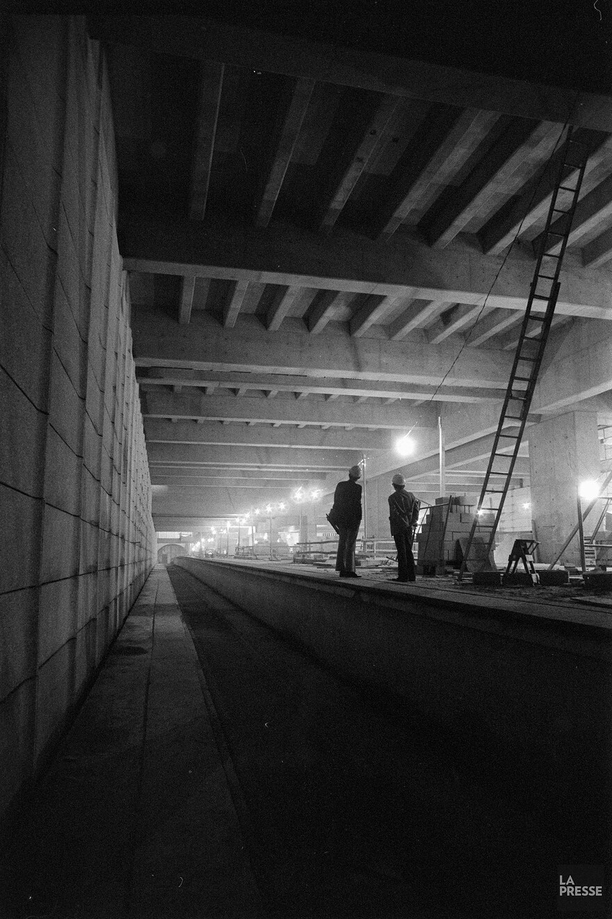 06M_P833S5D1977-0140_0008