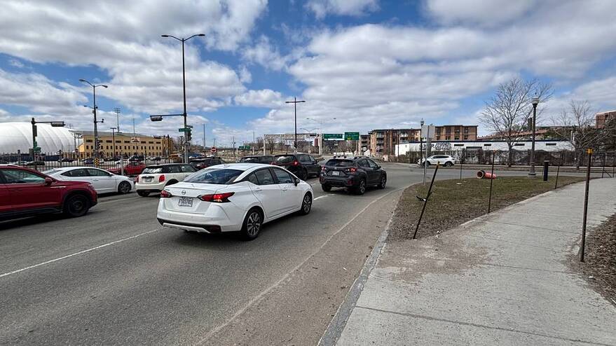 Plusieurs conseils de quartier réclament la transformation de l’autoroute Laurentienne en boulevard urbain  21 avril 2026  Article par Thomas Verret