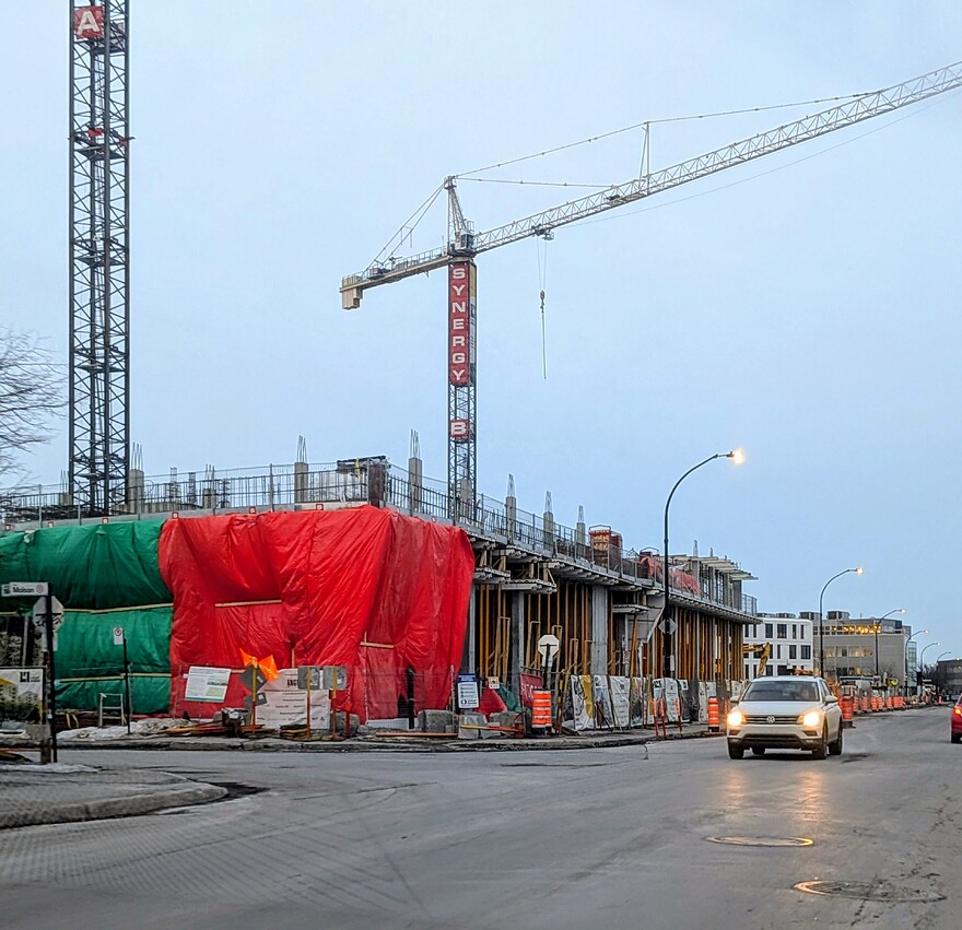 PXL_20260305_223922931.MP~2