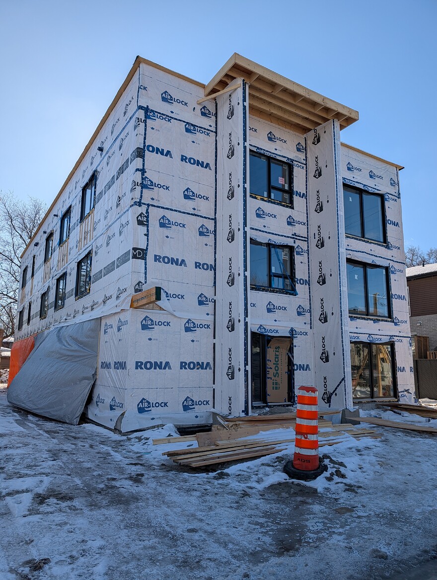 PXL_20260301_194707827