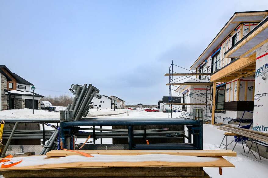 En fin d'année, les créations d'emplois se sont concentrées dans des secteurs clés, tels que la construction.