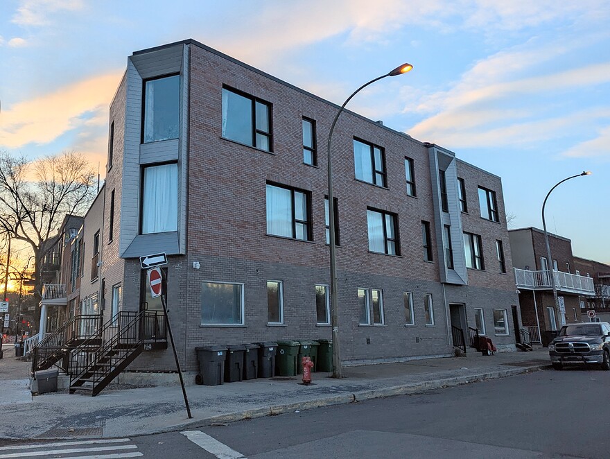 5451 Rue Saint-Jacques - 1