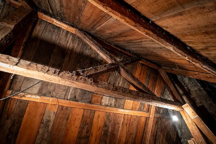 La croix de Saint-André est un exemple des moyens rudimentaires, mais ingénieux et efficaces, qu'utilisaient les colons à l'époque.