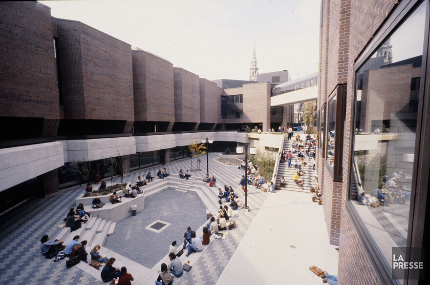 06M_P833S5D1979-0408_067