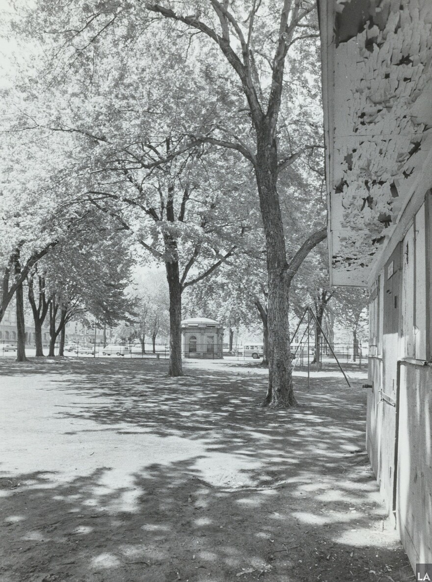 06M_P833S4D1974_0002_1