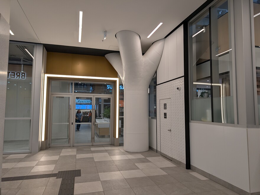 PXL_20260428_221728604