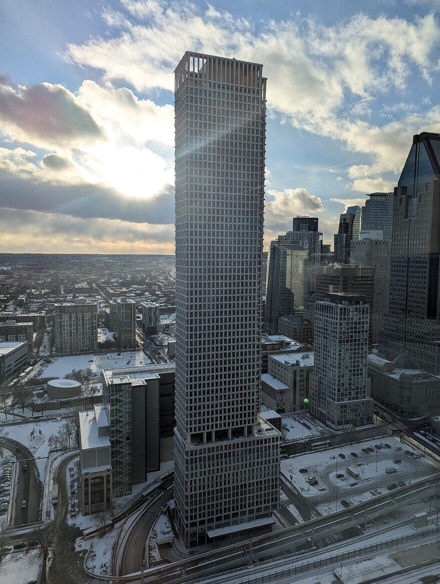 PXL_20251204_195308552