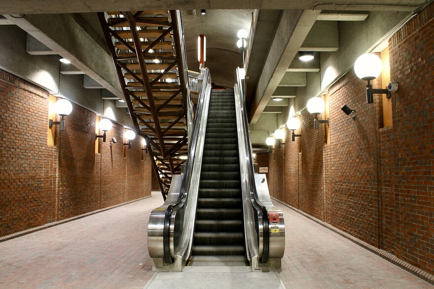 4C124435-452E-4E32-870E-476EF9D4F70B_1_201_a