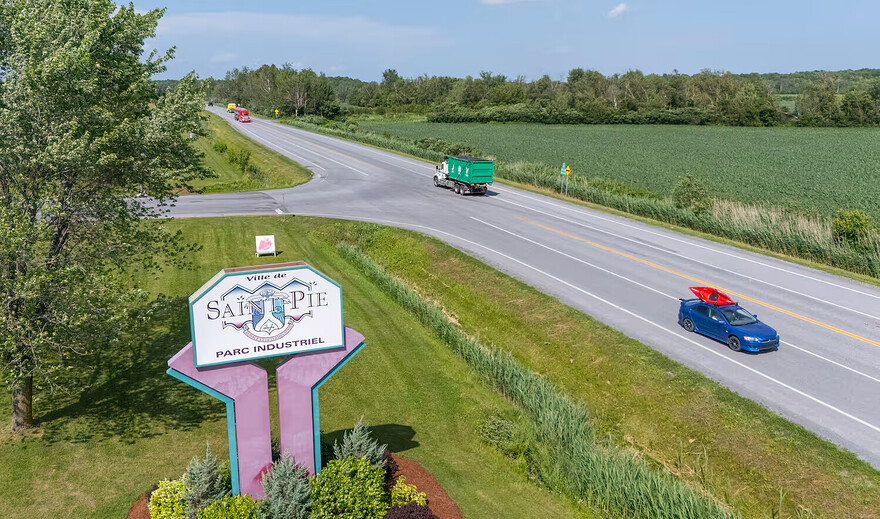L'intersection du boulevard Daniel-Johnson et de la route 235, à Saint-Pie, est «un coin qui est connu pour être dangereux», selon le père de Rosalie Demers. Photo Martin Chevalier
