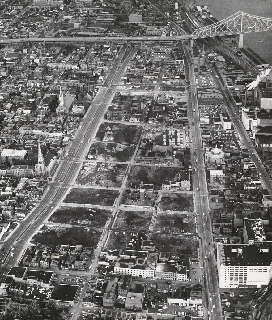 06M_P833S4D1863_0063_1