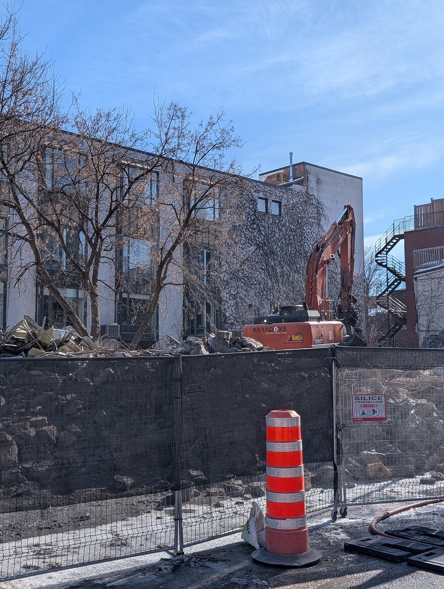 PXL_20260219_182757135