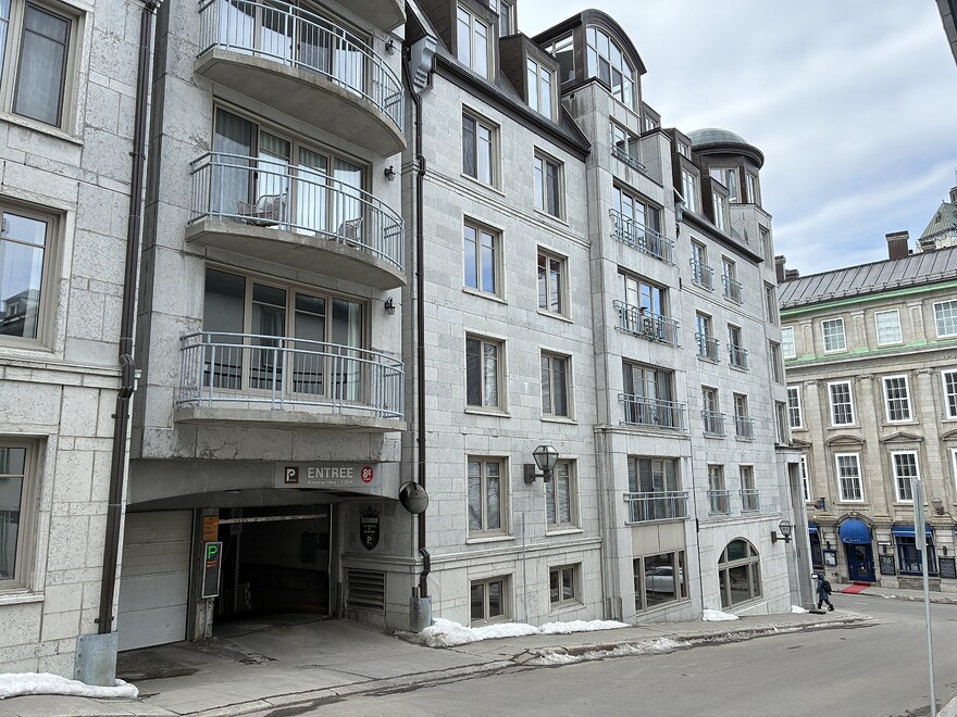Une insertion moderne dans le V-Q