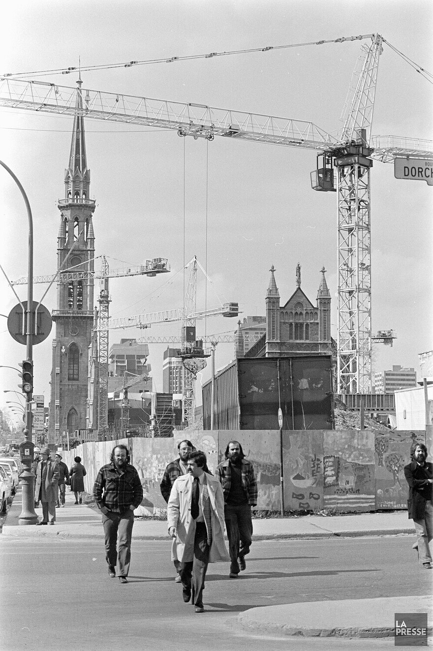 06M_P833S5D1977-0105_0006