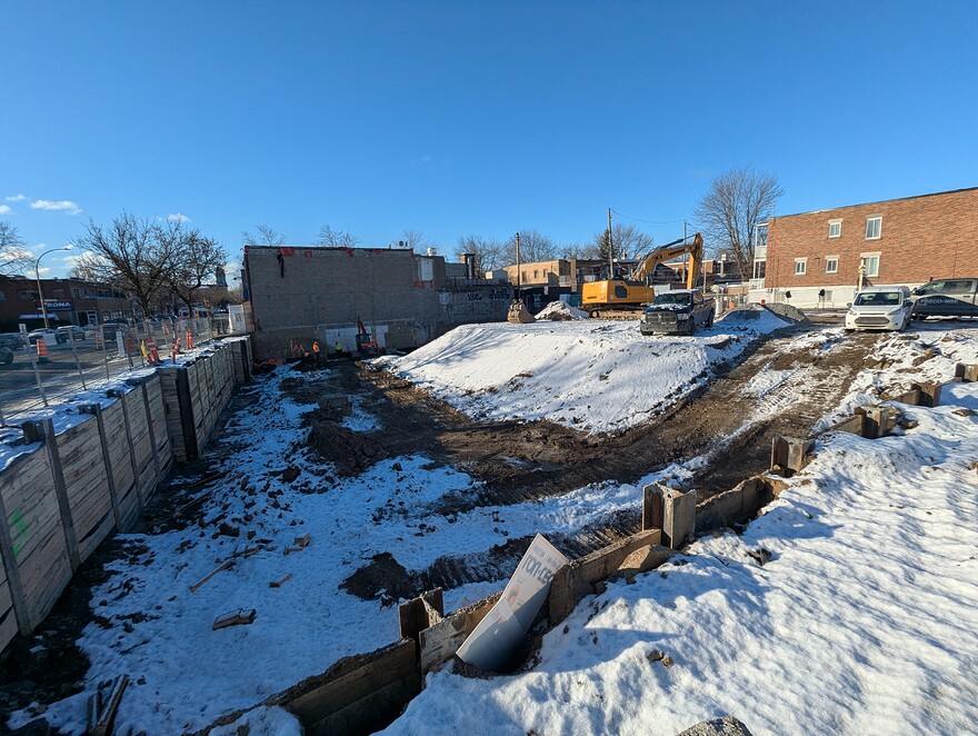 PXL_20251201_142406099