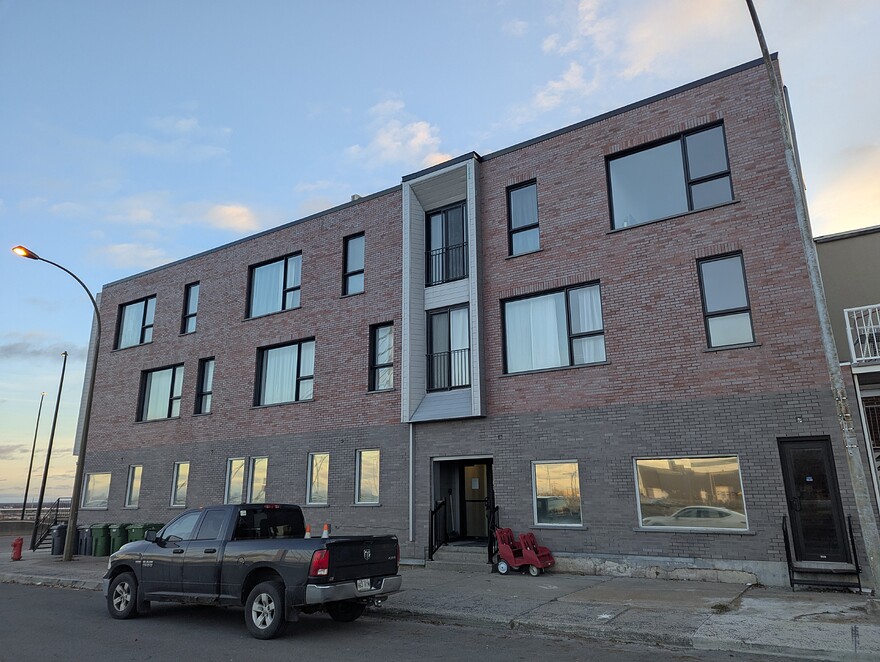 5451 Rue Saint-Jacques - 2