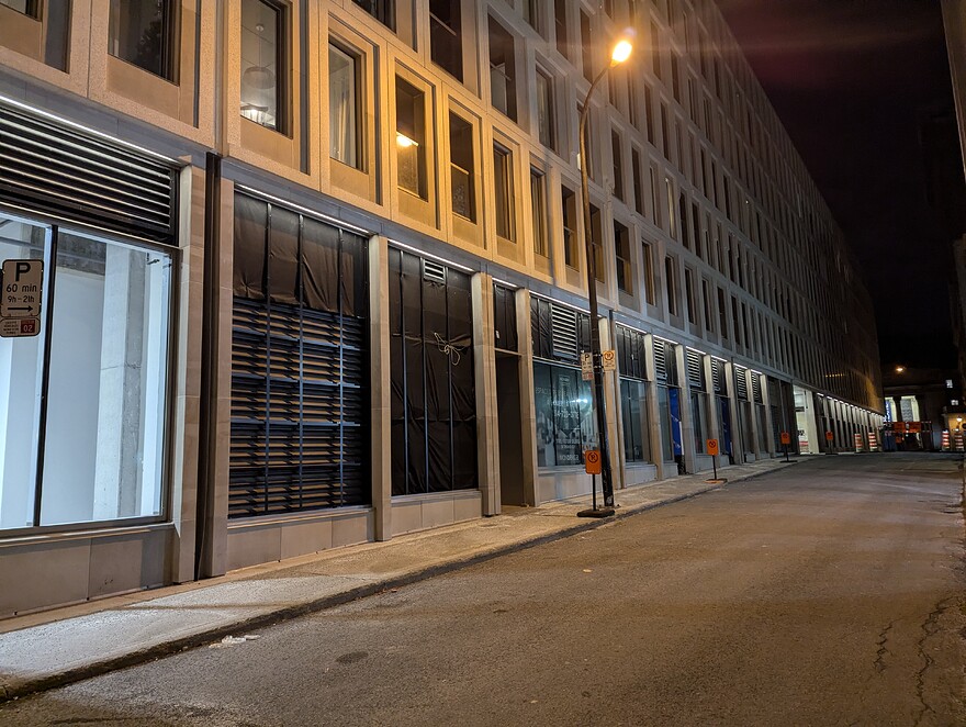 PXL_20251201_224831402