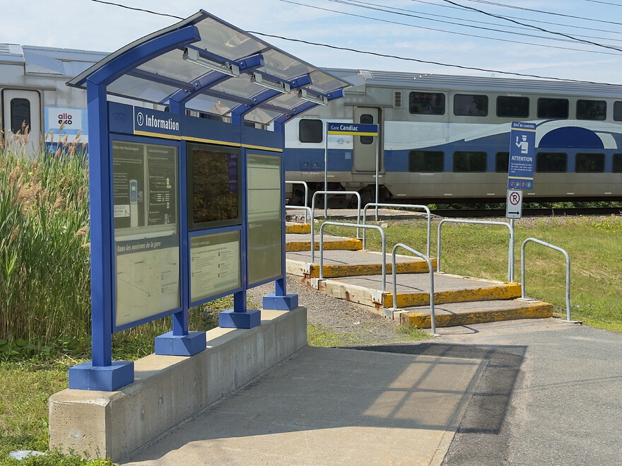 Train à la gare Candiac